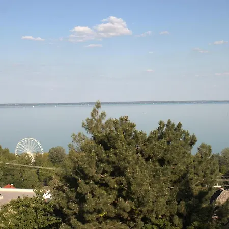 Gyoengyoem * Balatonalmadi