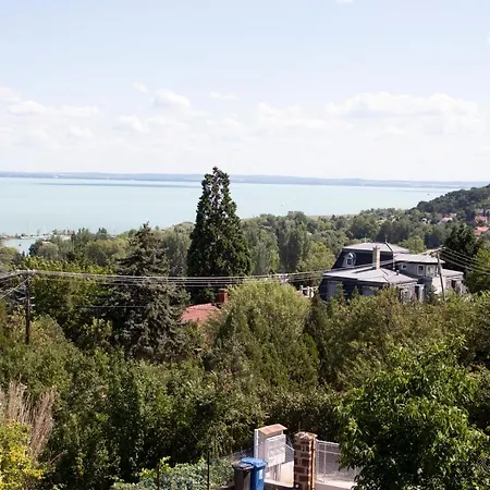 Gyoengyoem Apartment