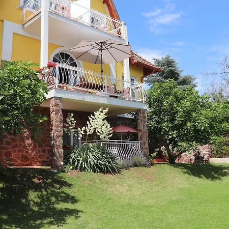 Gyoengyoem Apartment