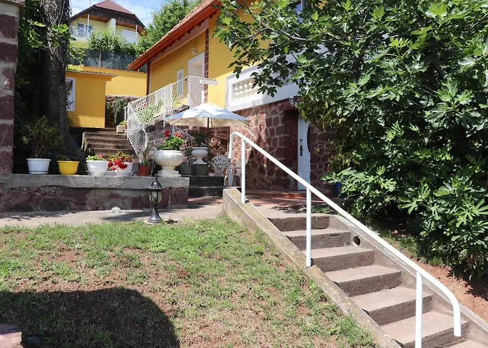 Gyoengyoem Appartement *