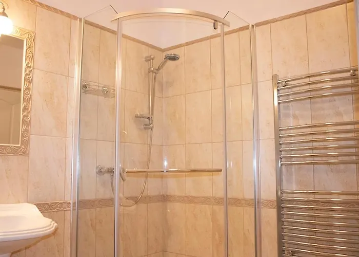 Gyoengyoem * Balatonalmádi